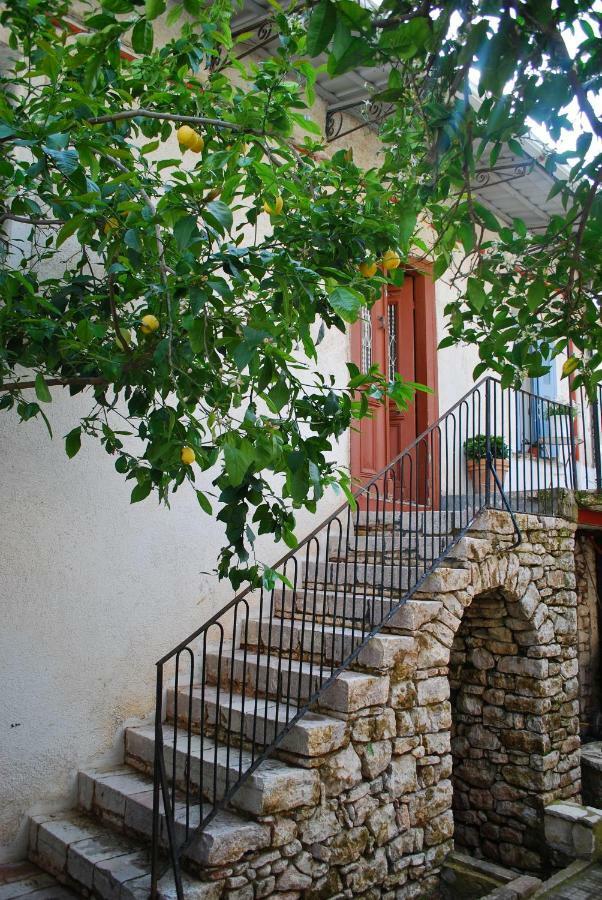 Villa "Pietra E Mare" Nafpaktos Buitenkant foto